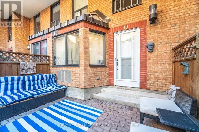 Photo du bâtiment - 2112 Queen St E