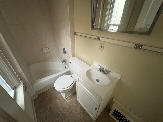 Foto del edificio - 1631 Winnebago St