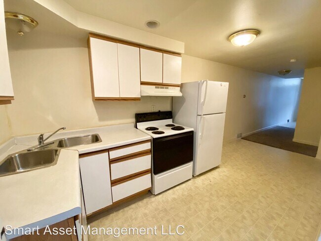 Building Photo - 1412 N 68th St