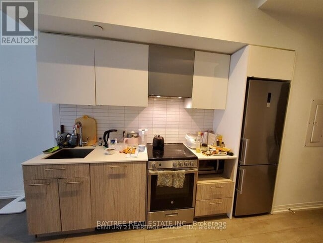 Building Photo - 251 Jarvis St