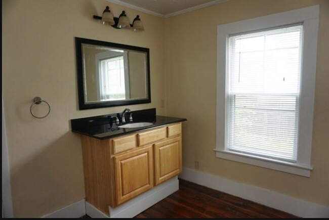 Building Photo - 249 Marlboro St