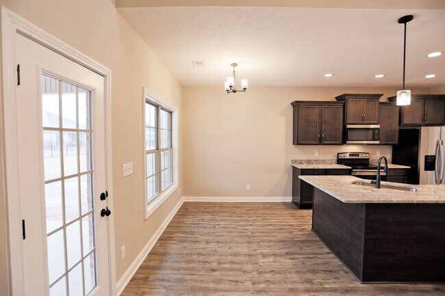 Building Photo - Beautiful Home with Bonus Room