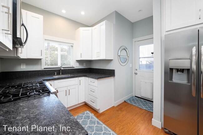 Building Photo - 3 br, 2 bath House - 2419 Lincoln Ave