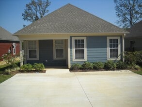 Building Photo - 1132 MS-9