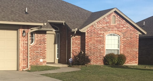 Photo - 3604 Kensington Dr House