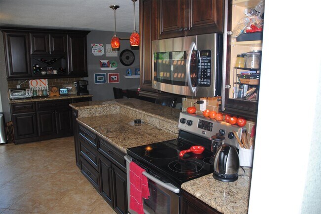 Foto del edificio - 6555 High Knoll Rd