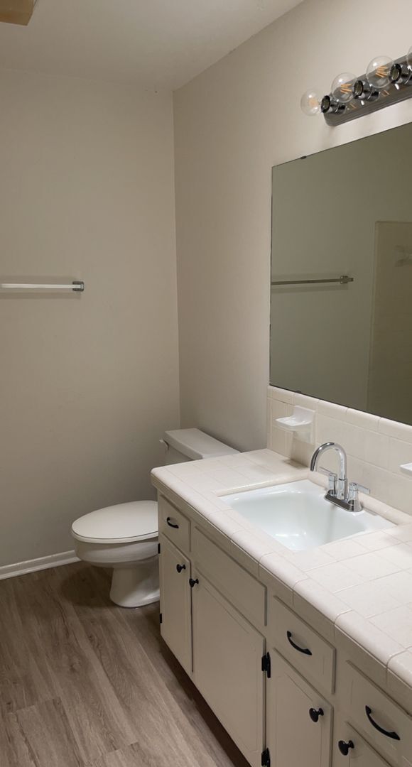 Foto del edificio - 129 Crestwood Dr