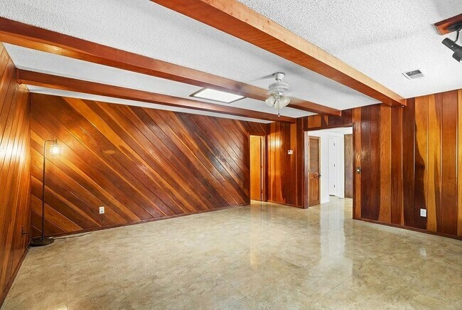 Building Photo - 3008 Matador Dr NE