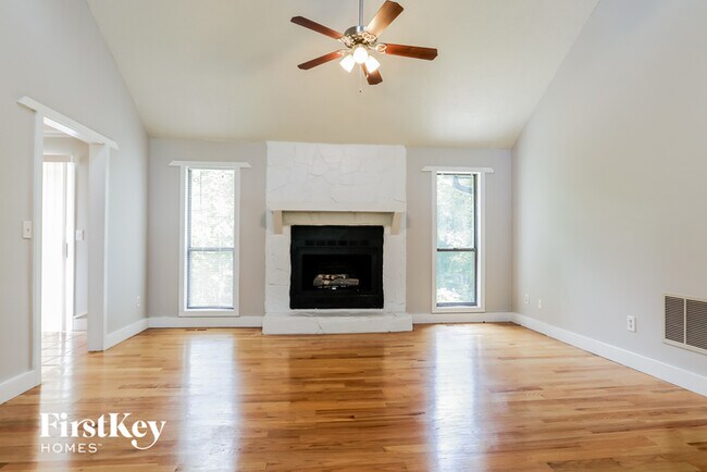 Foto del edificio - 674 Oak Moss Dr