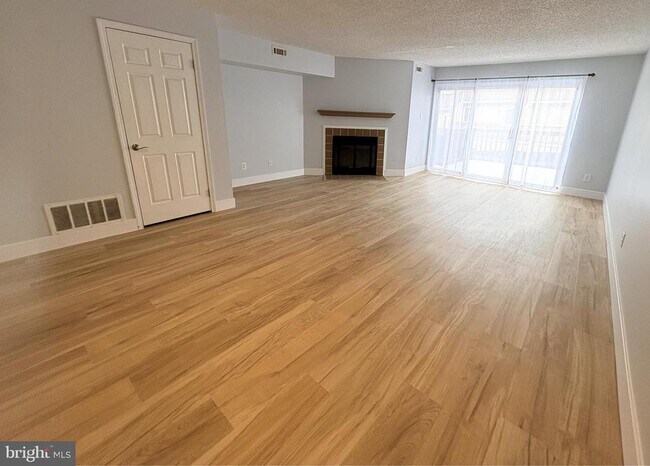 Foto del edificio - 306 Paddock Dr