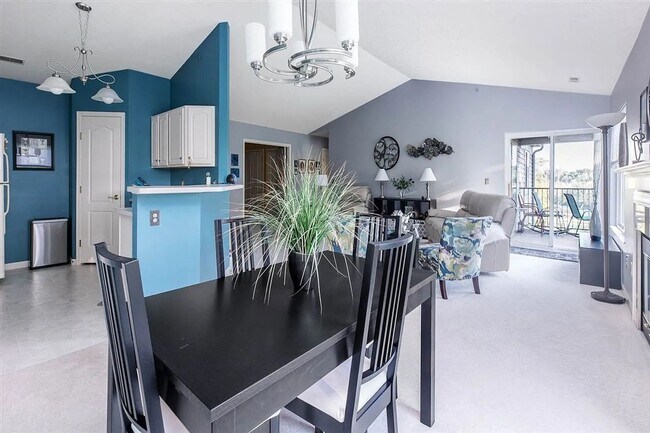 Foto del edificio - Spacious 2BR Condo with awesome amenities ...