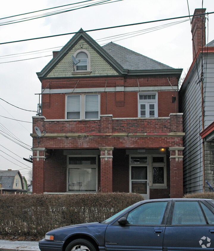 Building Photo - 2412 Fairview Ave