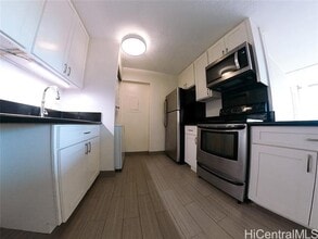 Building Photo - 1122 Elm St