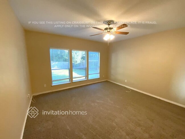 Foto del edificio - 2218 Summer Brook Dr