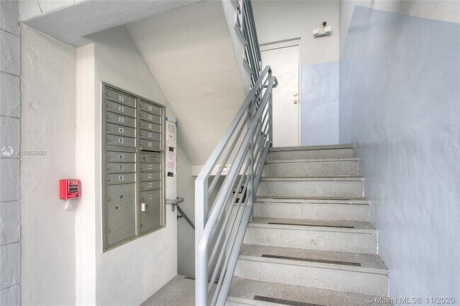Building Photo - 610 74th St