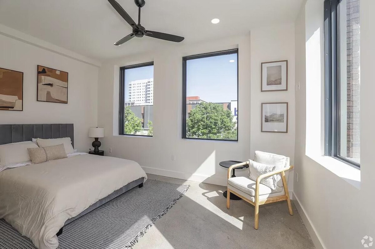 Foto del edificio - 116 W 3rd St