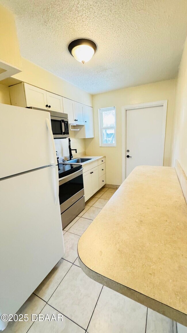 Building Photo - 4 Cypress Cir