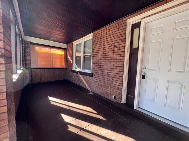 Building Photo - Updated 3BR House now available