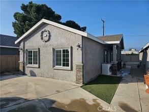 Building Photo - 141 W Pleasant View Ave