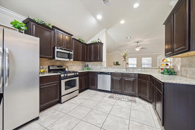 Foto del edificio - 5213 Kendall Glen Ct