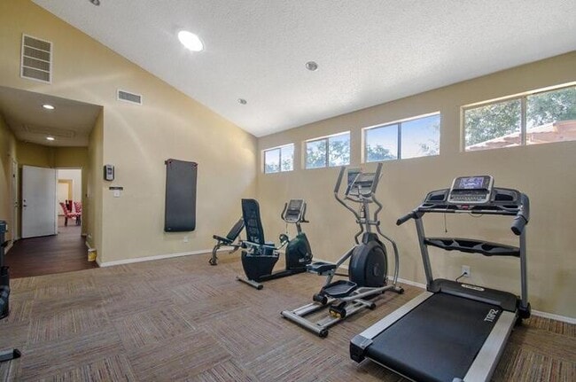 Foto del edificio - 8901 Meadowbrook Blvd