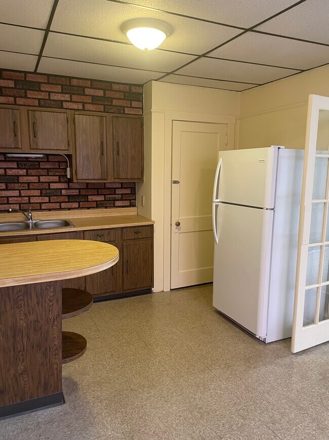 Kitchen - 303 Locust St