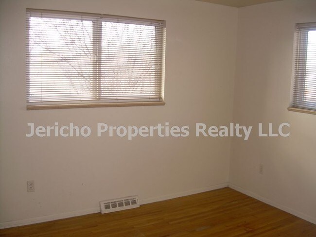 Building Photo - 217 S Hoyt St
