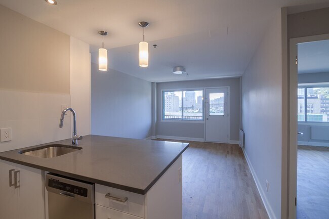 Photo du bâtiment - 3455 Rue Aylmer