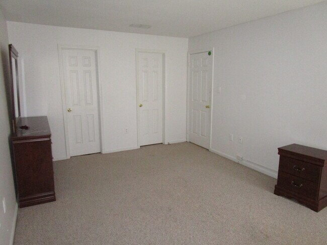 Foto del edificio - Updated 2 BR/2 BA Lower Level Condo in Germantown!