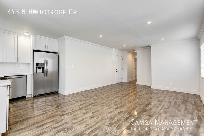 Foto del edificio - 343 Heliotrope Dr