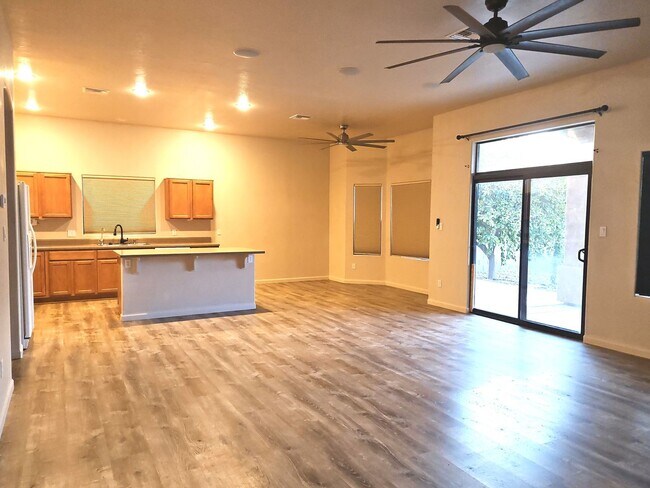 Foto del edificio - 3422 W 16th Ln