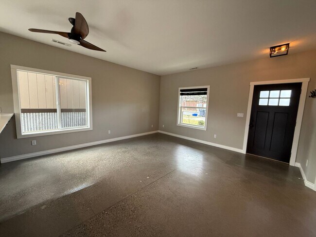 Foto del edificio - Fantastic 3 Bed/2 Bath Single Family Home in SE Bend