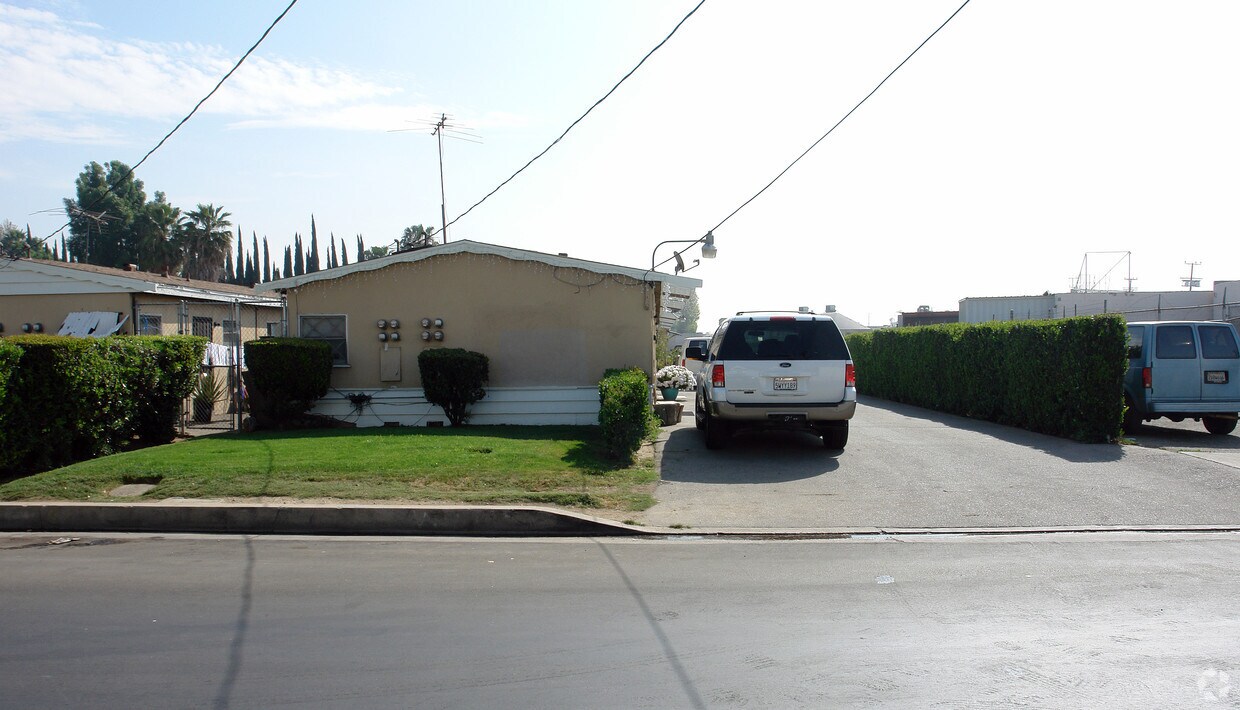 Foto del edificio - 7900 Willis Ave