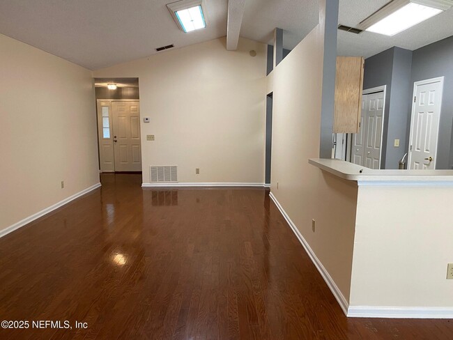 Building Photo - 7759 Spring Branch Dr N