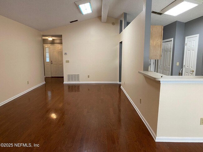Foto del edificio - 7759 Spring Branch Dr N