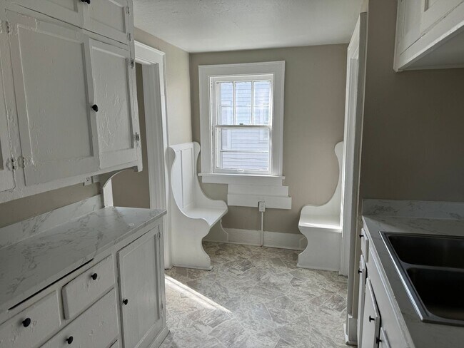 Foto del edificio - 3 BR, 1 BA off Fontenelle Blvd