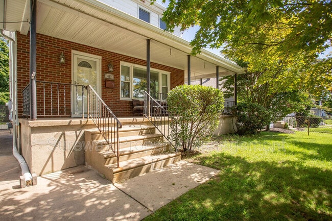Photo - 417 N Warwick Rd House