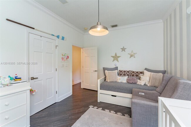 Foto del edificio - Douglas Road, Miami, FL 33133 - 4 BR 3 BA single-family home
