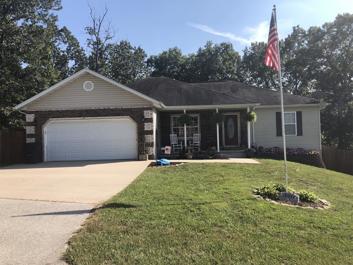 19757 Lucky Ln, Waynesville, MO 65583 House for Rent in Waynesville