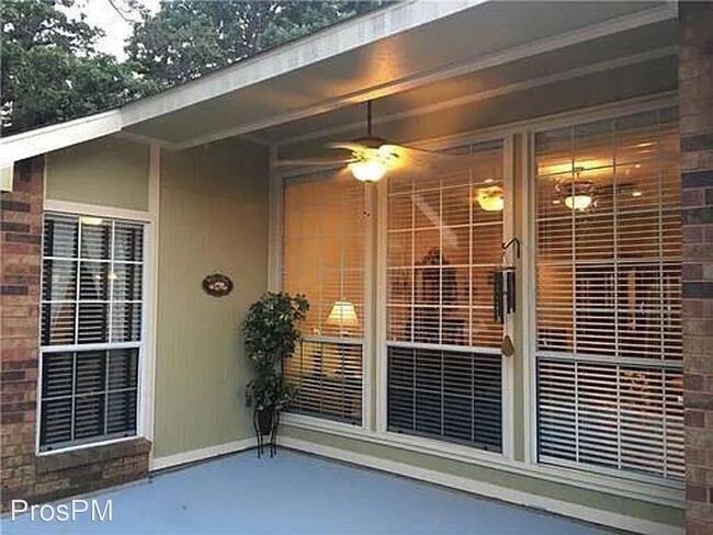 Building Photo - 4 br, 2 bath House - 3505 Oak Bend Dr.