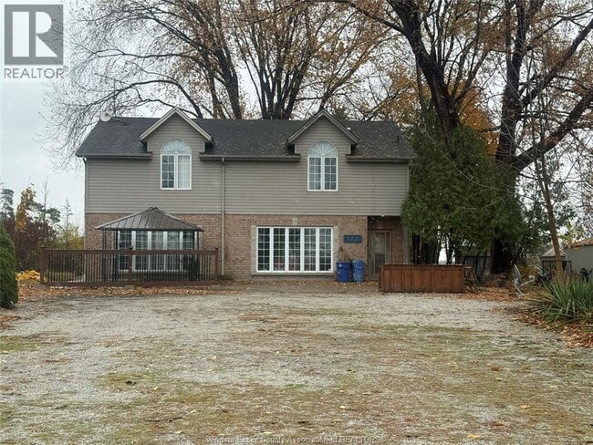 Building Photo - 695 Front Rd N