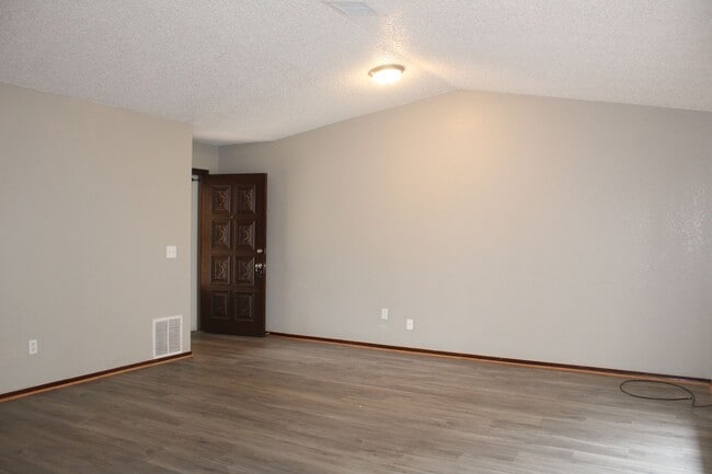 Photo - 2 bed - all appliances!!!! House