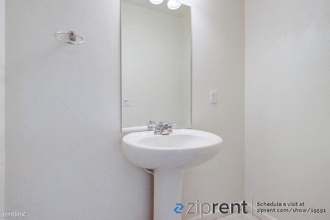 Building Photo - 4 br, 2.5 bath House - 1172 South Clover A...