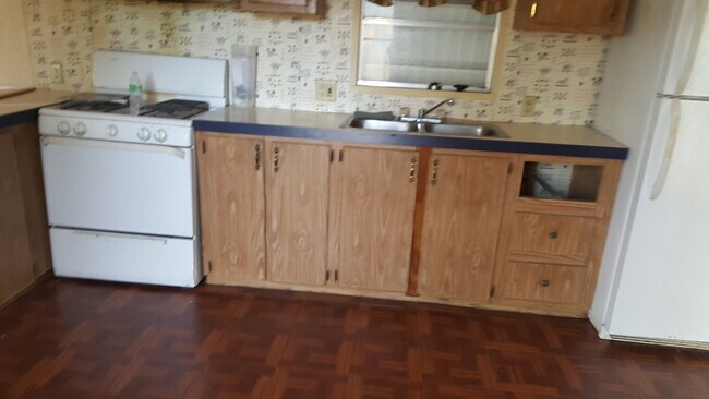 Foto del edificio - 4810 Mundell Ave