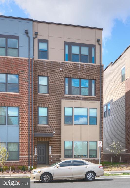 Foto del edificio - 16322 Connors Wy