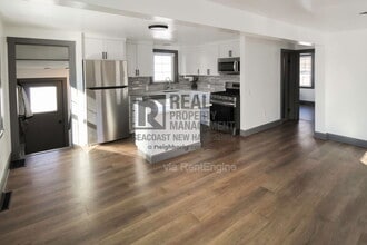 Building Photo - 5 Staples St