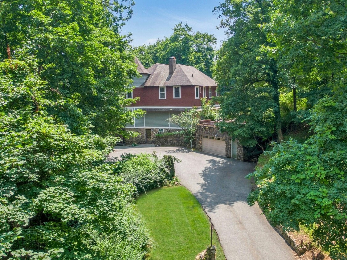 Foto principal - 65 Rockledge Dr
