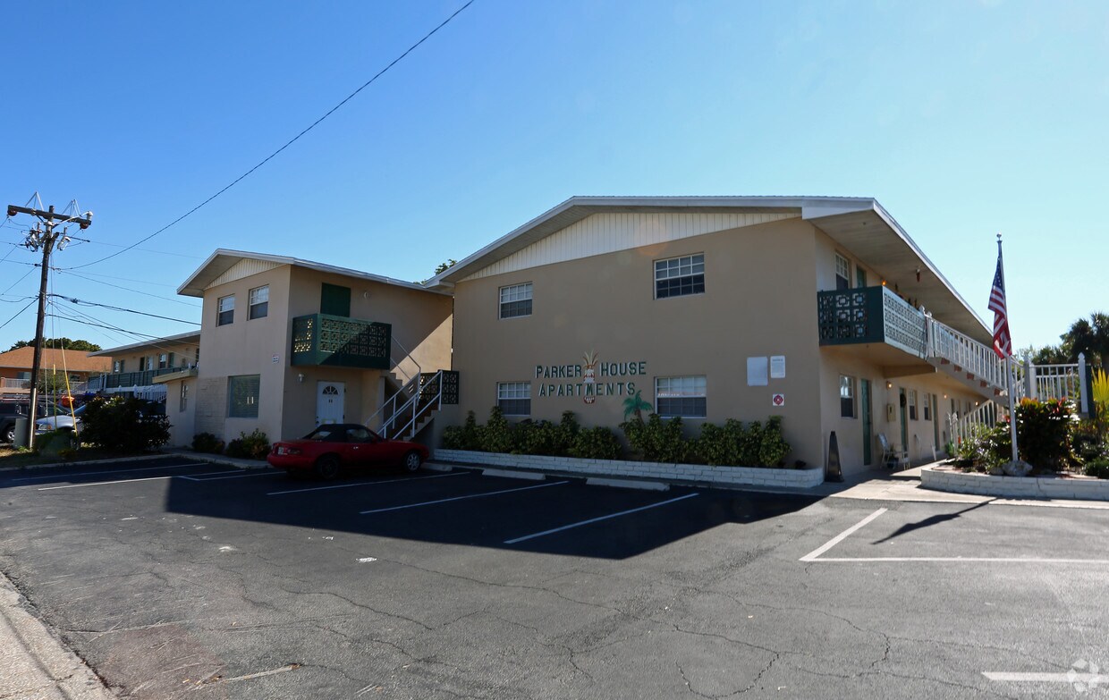 Parker House Apartaments - 808 Miramar