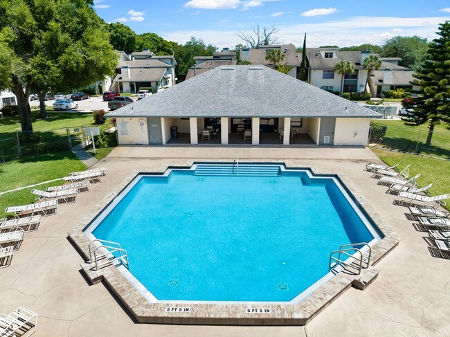 Building Photo - Park Lake - Community Pool