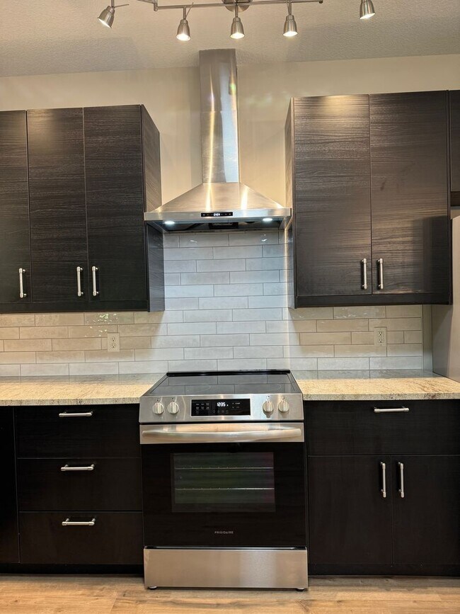 Building Photo - West AVL - Modern, 2-Bedroom Townhome